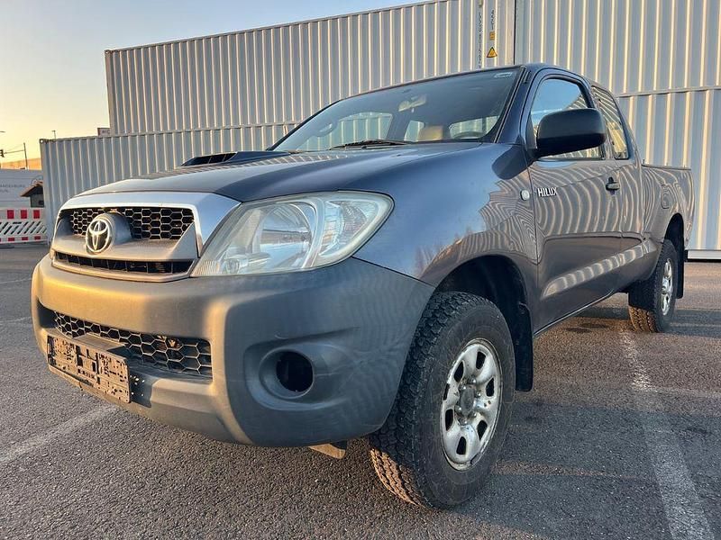 Grau Gebraucht 2009 Toyota HiLux Abholung | 6.990 € (Fairer Preis) - Bild 1/4