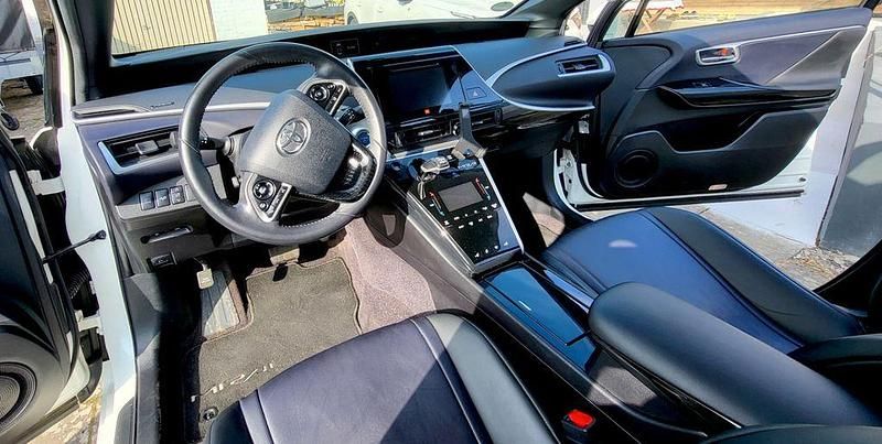 Gebraucht Toyota Mirai 154 PS (113 kW) 2019 Weiß Limousine