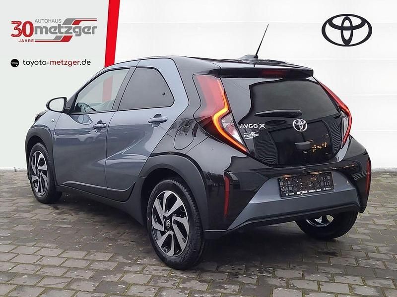 Gebraucht Toyota Aygo X Play 72 PS (52 kW) 2025 Celestite grey metallic SUV