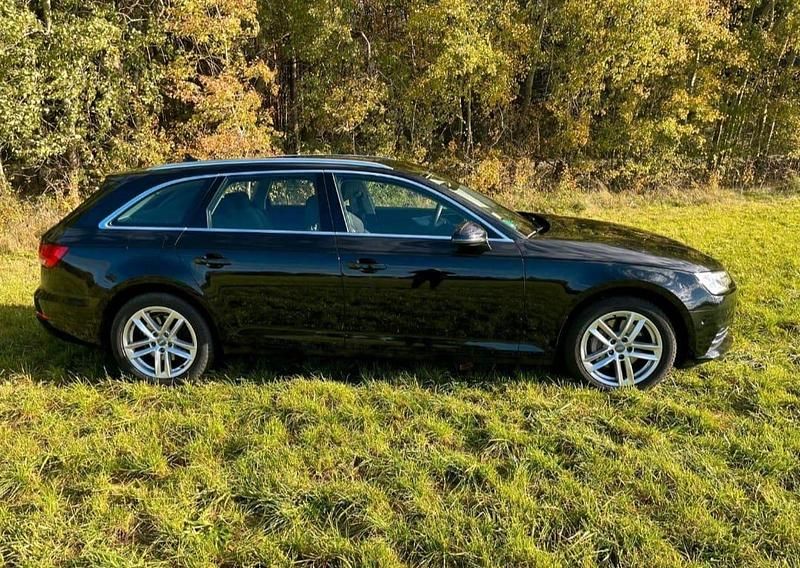 Gebraucht Audi A4 Ambiente 190 PS (139 kW) 2017 Schwarz Kombi