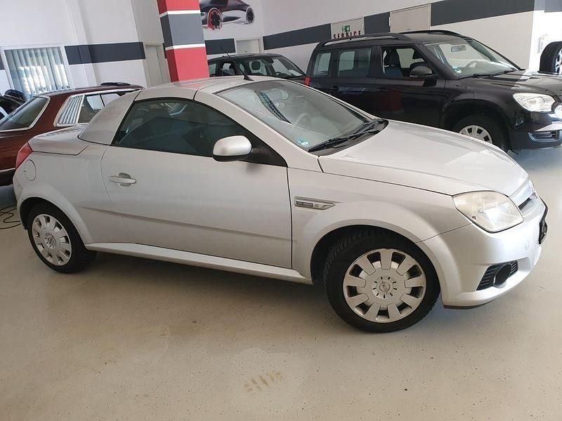 Gebraucht Opel Tigra Enjoy 90 PS (66 kW) 2005 Silber Cabrio