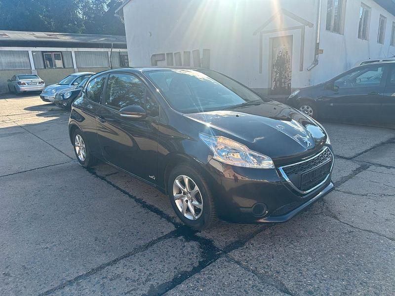 Gebraucht Peugeot 208 68 PS (50 kW) 2012 Braun Kleinwagen