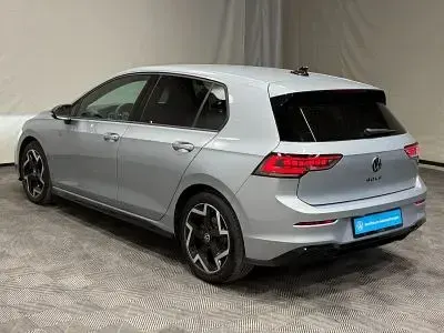 Gebraucht VW Golf VIII R-line 150 PS (110 kW) 2025 Pure white Limousine