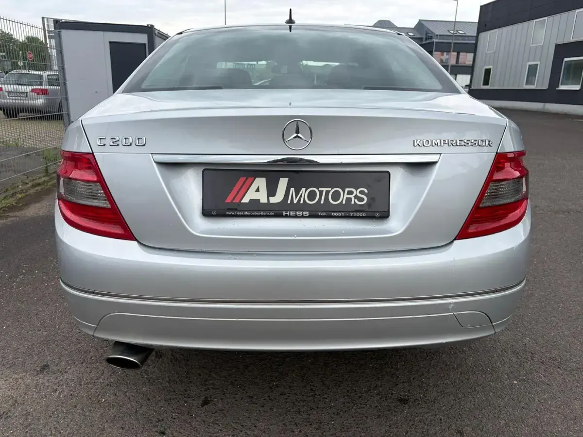 Gebraucht Mercedes C200 Avantgarde 184 PS (135 kW) 2009 Silber Limousine