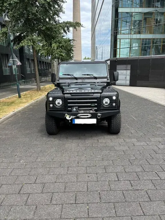 Gebraucht Land Rover Defender 122 PS (89 kW) 2011 Schwarz Kombi