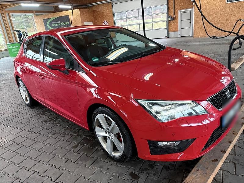 Gebraucht Seat Leon FR 150 PS (110 kW) 2015 Rot Limousine