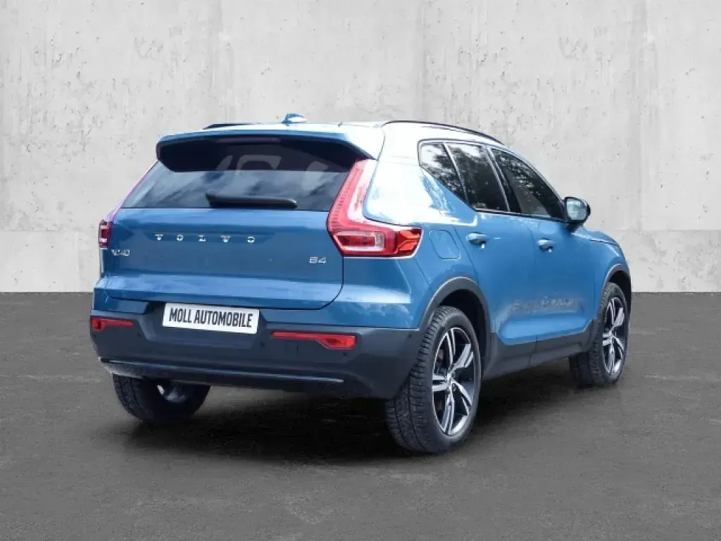 Gebraucht Volvo XC40 Plus 197 PS (144 kW) 2025 Fjord blue / metallic SUV