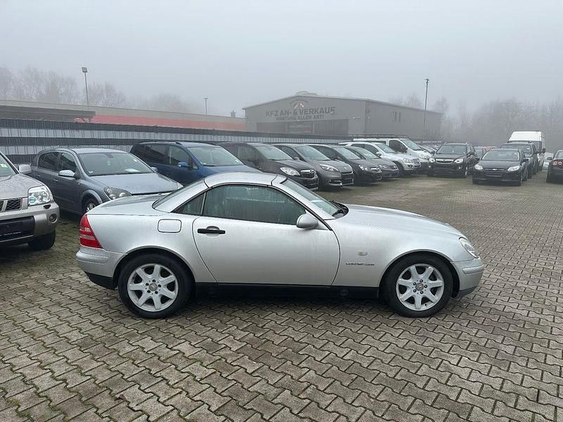 Gebraucht Mercedes SLK230 193 PS (141 kW) 1997 Silber Cabrio
