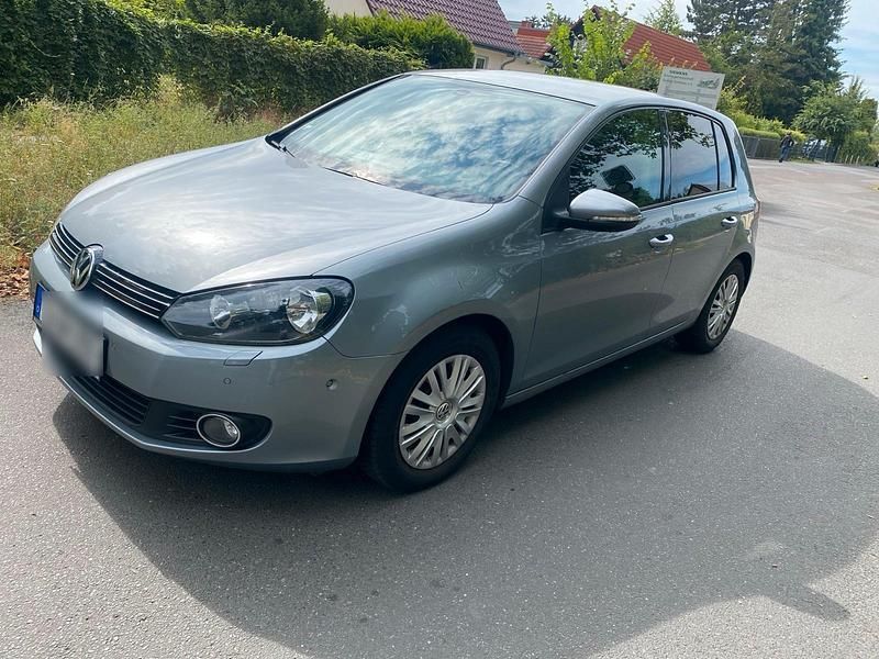 Grau Gebraucht 2010 VW Golf VI Limousine | 4.499 € (Guter Preis) - Bild 1/4