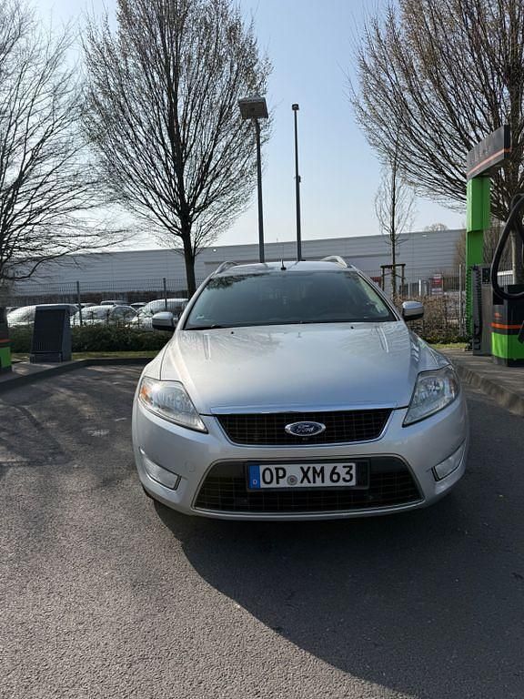 Gebraucht Ford Mondeo 140 PS (102 kW) 2010 Silber Limousine