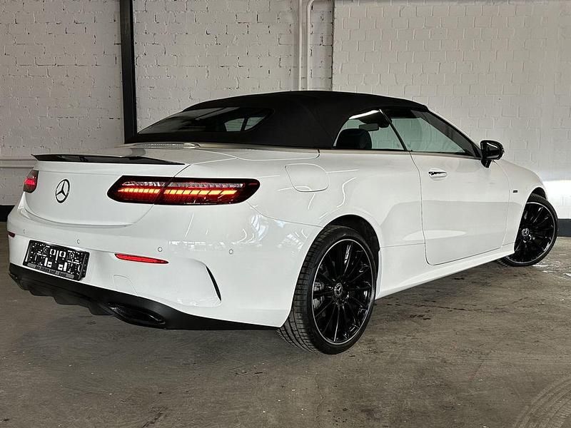 Gebraucht Mercedes E300 AMG line 258 PS (189 kW) 2023 Weiß Cabrio