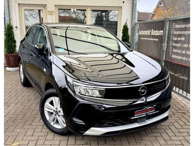 Diamant schwarz (metallic) Gebraucht 2024 Opel Grandland X Enjoy SUV | 22.990 € (Superpreis) - Bild 1/3