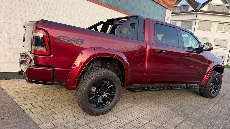 Gebraucht Dodge Ram 401 PS (294 kW) 2020 Rot Pickup