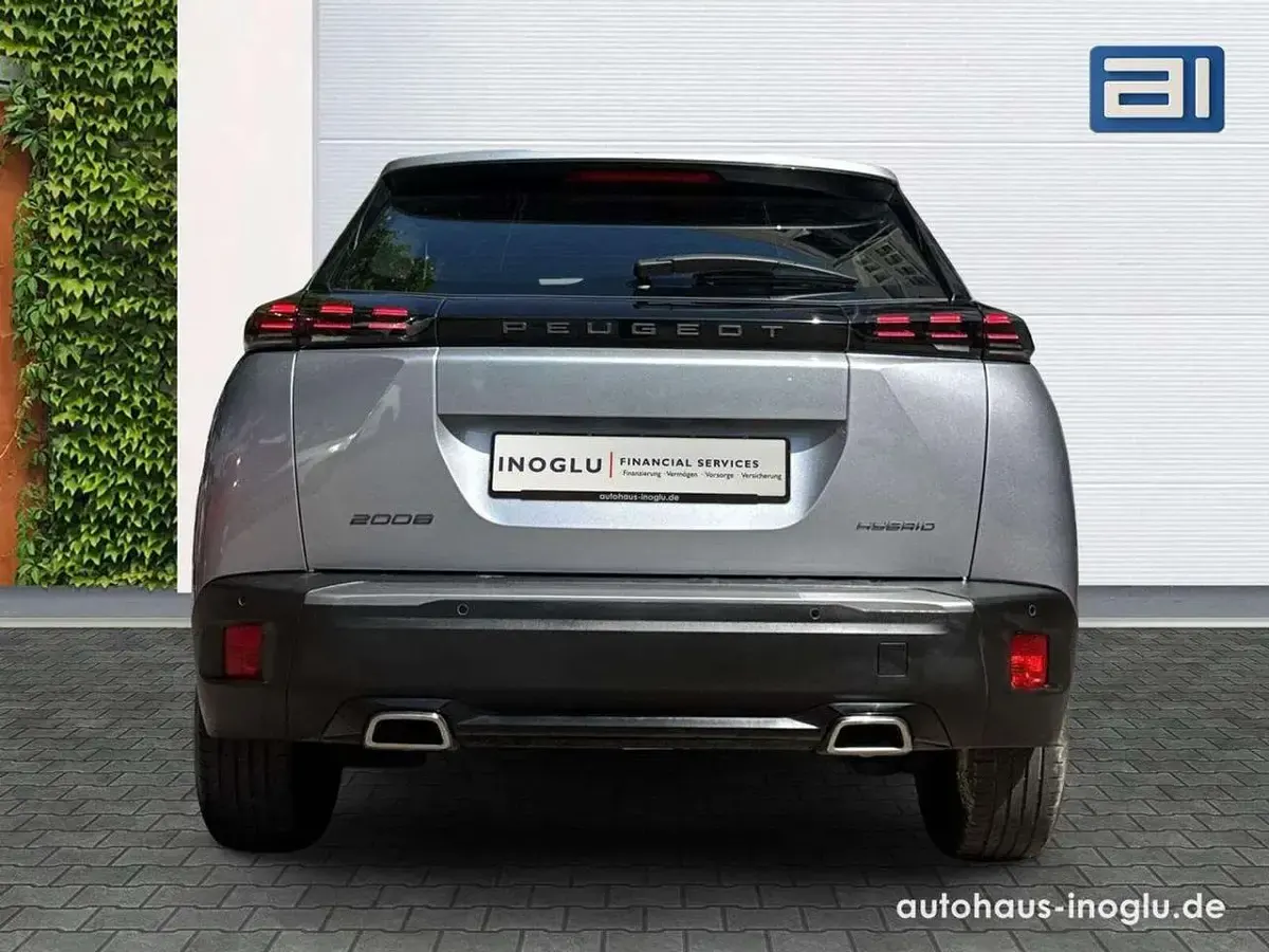 Gebraucht Peugeot 2008 Style 136 PS (100 kW) 2025 Grau SUV