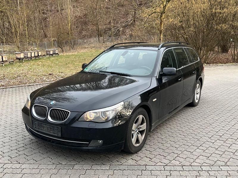 Gebraucht BMW 525 197 PS (144 kW) 2007 Schwarz Kombi