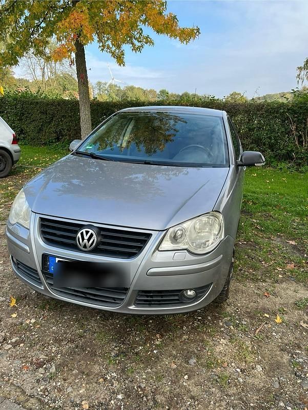 Grau Gebraucht 2008 VW Polo Limousine | 2.600 € (Fairer Preis) - Bild 1/4