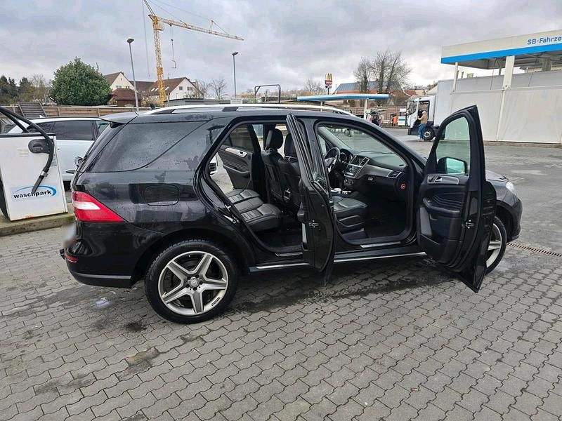 Gebraucht Mercedes ML350 258 PS (189 kW) 2013 Schwarz SUV