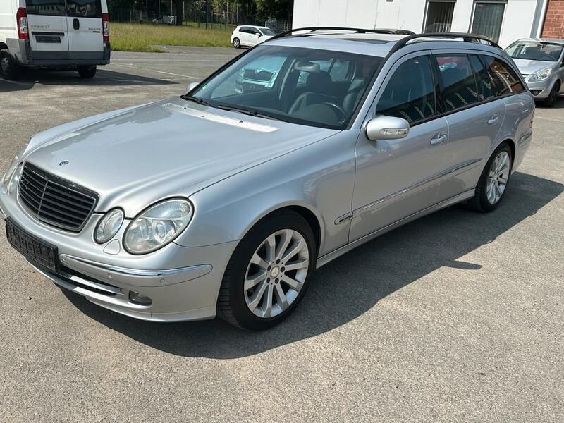 Silber Gebraucht 2004 Mercedes E220 Kombi | 3.400 € (Etwas zu teuer) - Bild 1/4