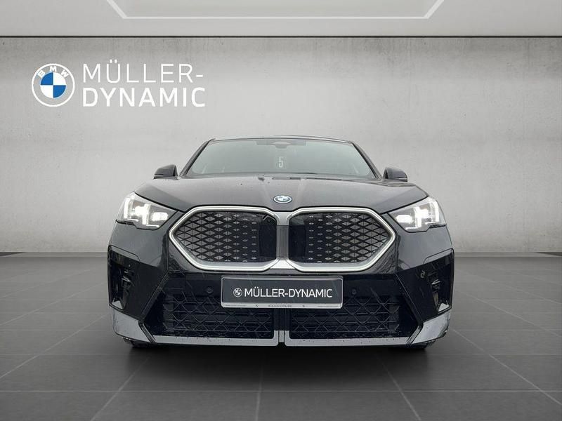 Gebraucht BMW iX2 Luxury Line 230 kW (313 PS) 2025 Black sapphire metallic SUV