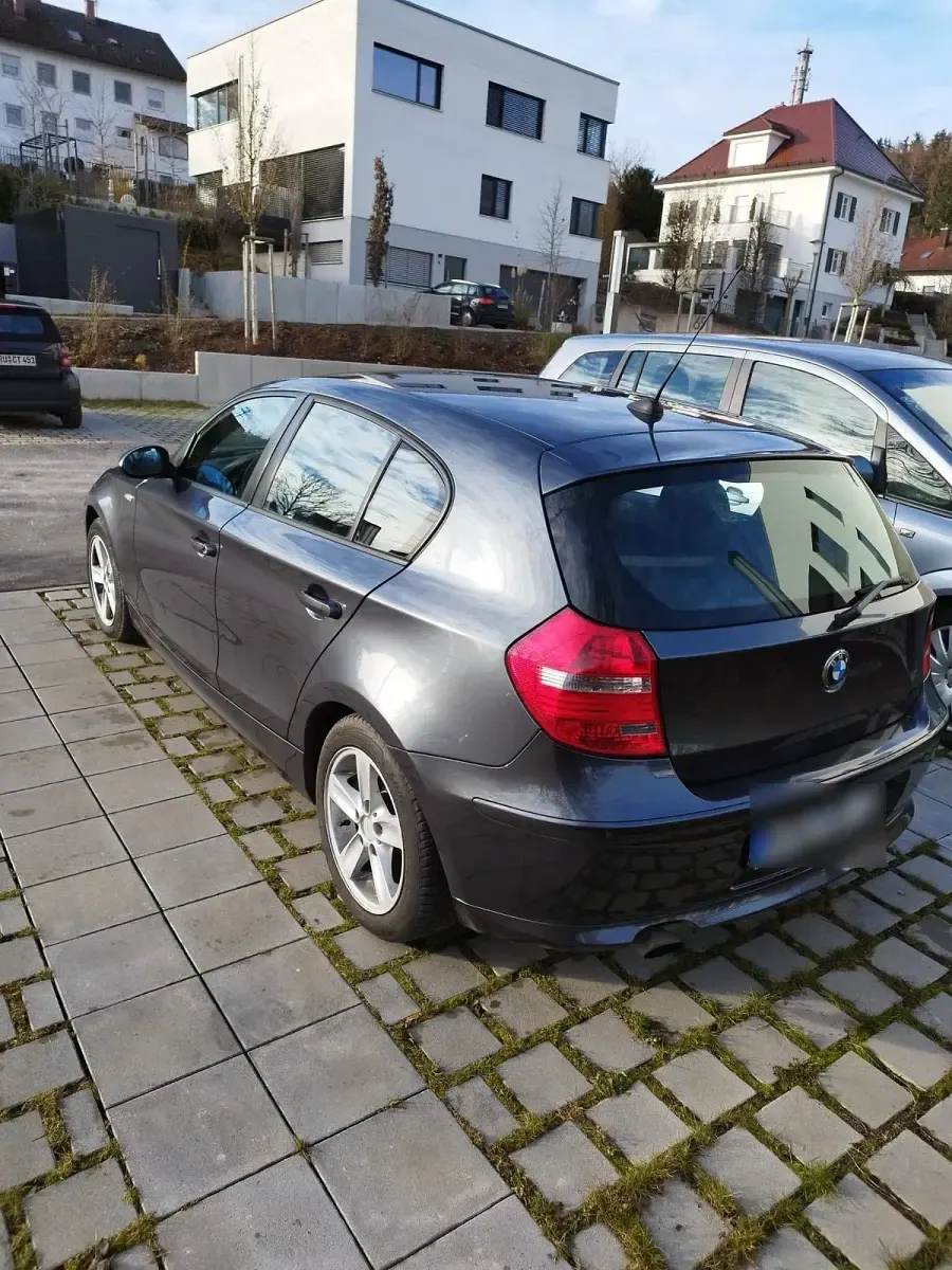 Gebraucht BMW 118 120 PS (88 kW) 2007 Grau Kleinwagen