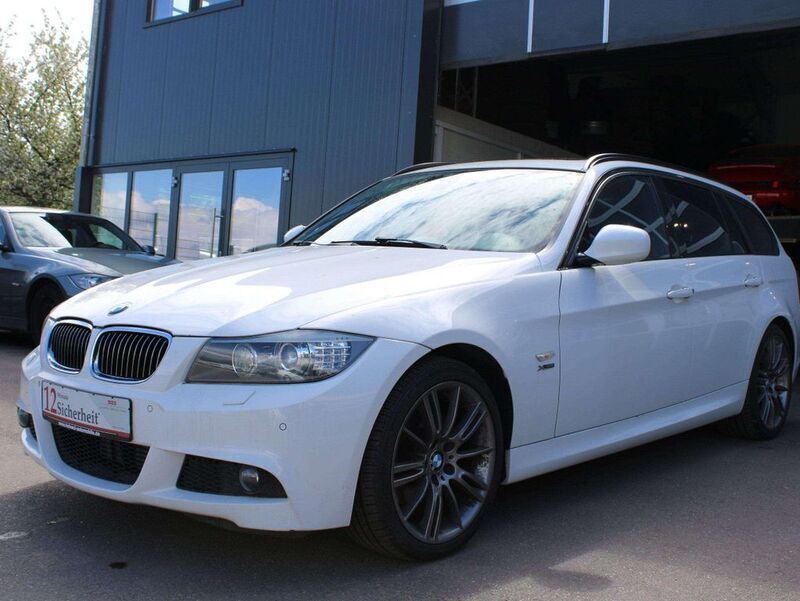 Weiß Gebraucht 2012 BMW 320 Sport Line Limousine | 7.950 € (Guter Preis) - Bild 1/4