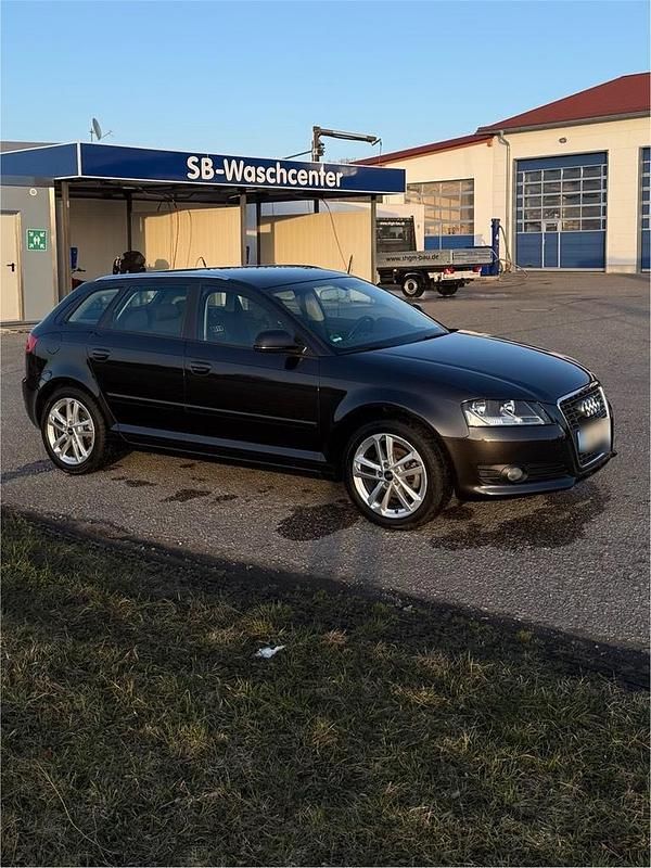 Gebraucht Audi A3 125 PS (91 kW) 2010 Grau Kleinwagen