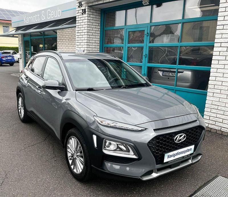 Grau Gebraucht 2020 Hyundai Kona Advantage SUV | 16.450 € (Etwas zu teuer) - Bild 1/4