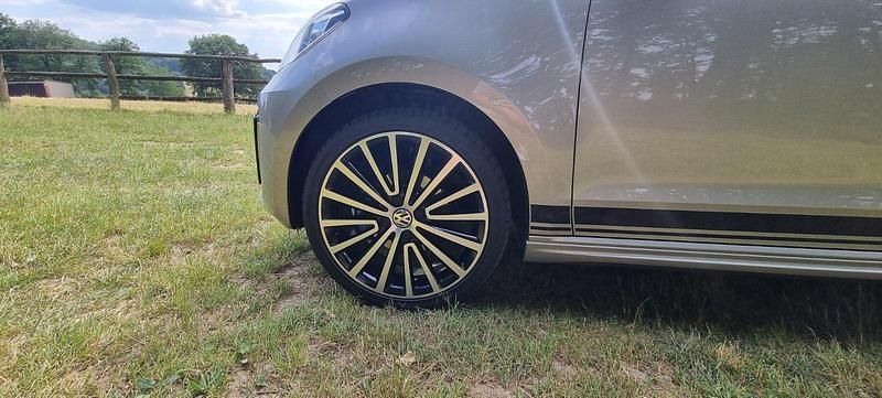 Gebraucht VW e-up! Style 61 kW (83 PS) 2022 Silber Kleinwagen