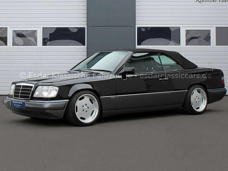 Schwarz Gebraucht 1994 Mercedes E200 Cabrio | 34.000 € - Bild 1/4