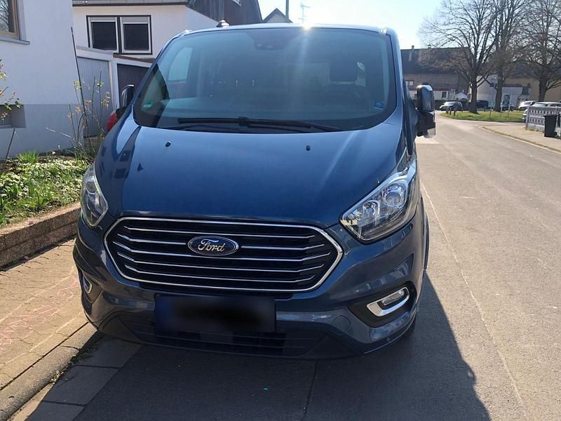 Gebraucht Ford Tourneo 131 PS (96 kW) 2020 Blau Van / Kleinbus