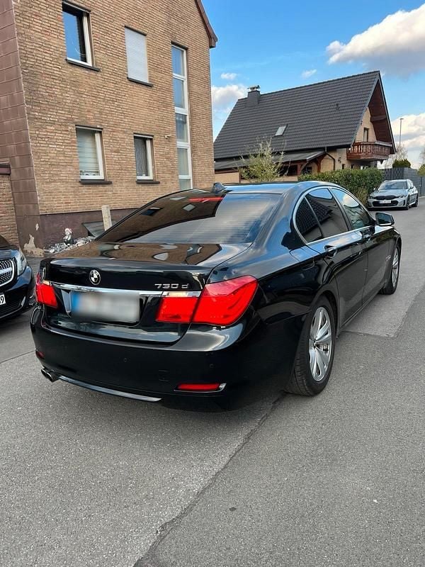 Gebraucht BMW 730 245 PS (180 kW) 2010 Schwarz Limousine