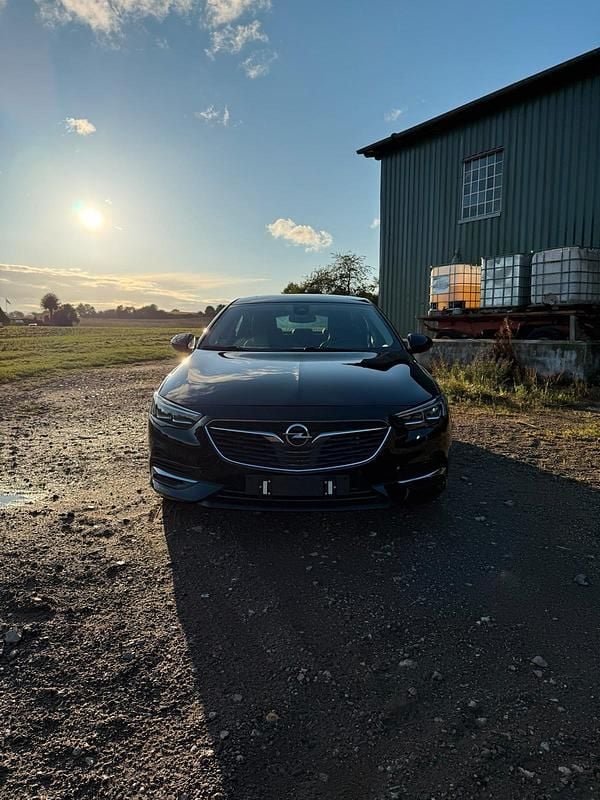 Schwarz Gebraucht 2017 Opel Insignia Innovation Limousine | 12.599 € (Fairer Preis) - Bild 1/4