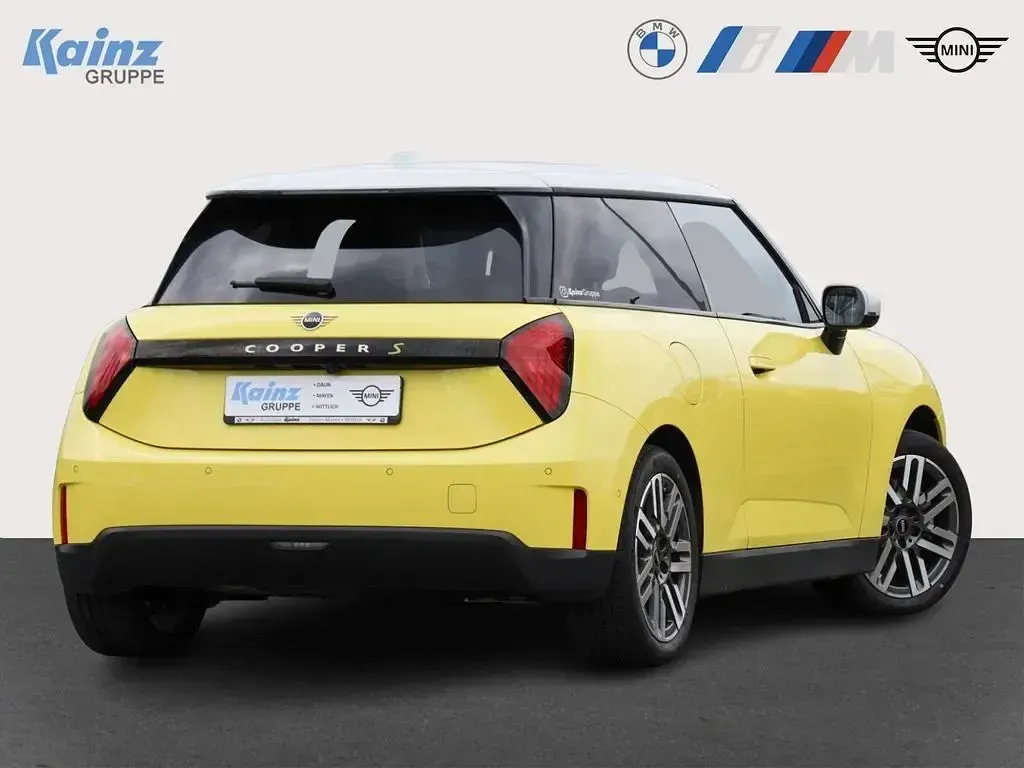 Gebraucht Mini Cooper SE Classic 160 kW (218 PS) 2025 Sunny side yellow Kleinwagen
