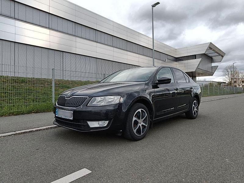 Gebraucht Skoda Octavia Ambition 140 PS (102 kW) 2014 Schwarz Kombi
