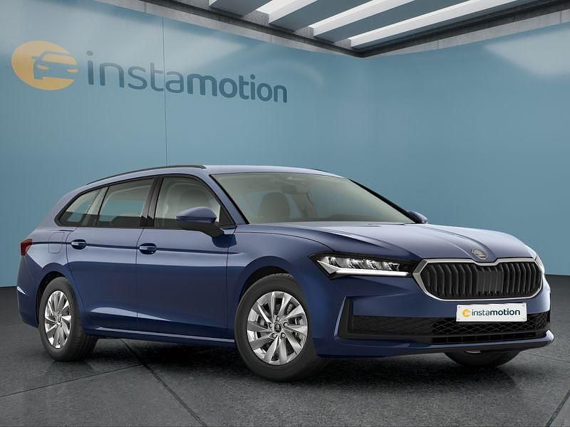 Blau Neu 2025 Skoda Superb Kombi | 38.949 € (Superpreis) - Bild 1/4