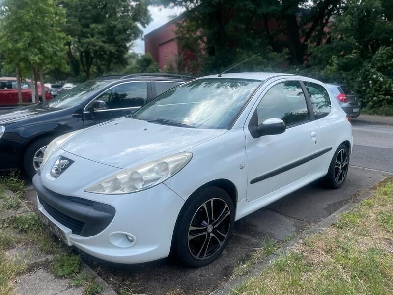 Weiß Gebraucht 2009 Peugeot 206+ Kleinwagen | 1.550 € (Superpreis) - Bild 1/4