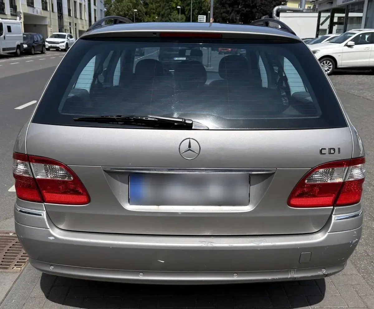Gebraucht Mercedes E280 Avantgarde 190 PS (139 kW) 2005 Grau Kombi