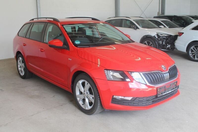 Rot Gebraucht 2019 Skoda Octavia Soleil Kombi | 11.950 € (Superpreis) - Bild 1/4