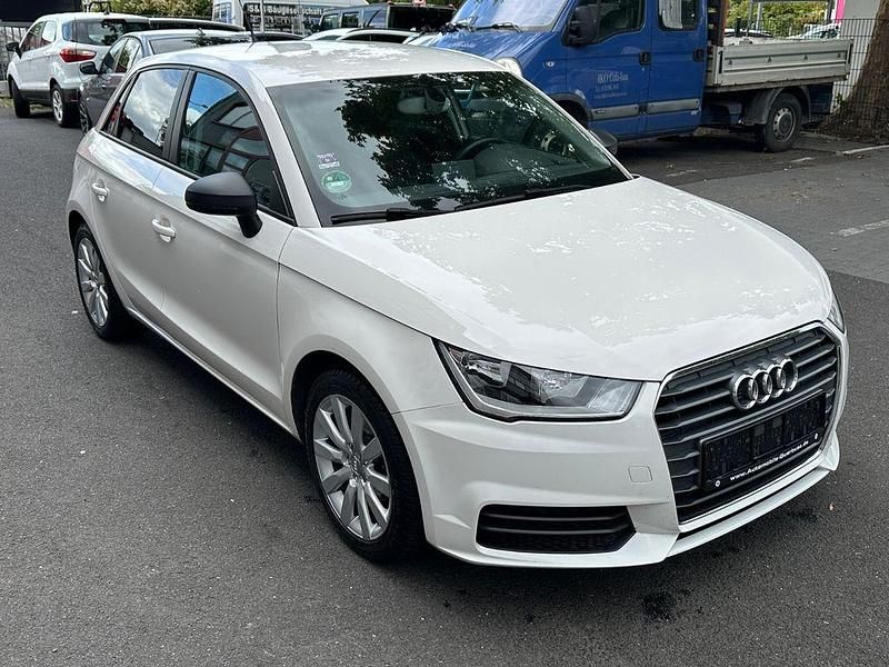 Weiß Gebraucht 2018 Audi A1 Sportback Kleinwagen | 11.900 € - Bild 1/4