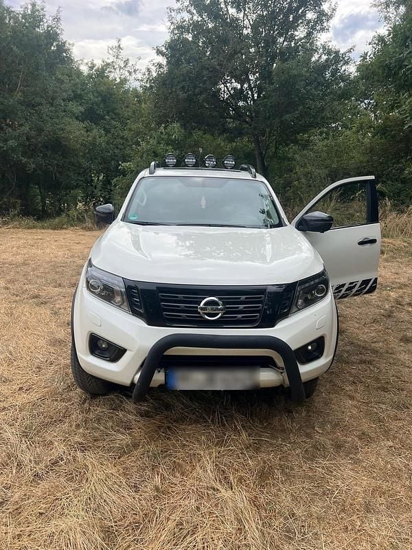 Weiß Gebraucht 2018 Nissan Navara Abholung | 27.000 € (Guter Preis) - Bild 1/4