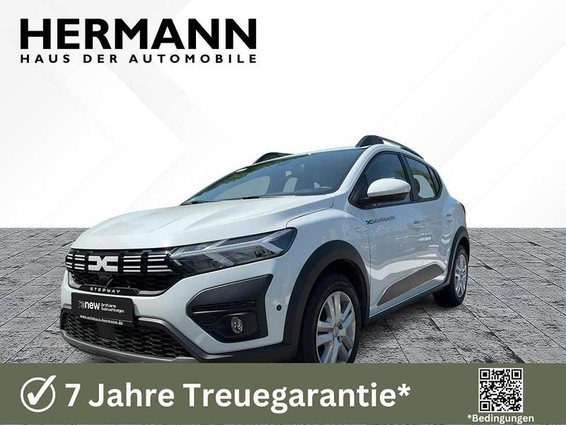 Arktisweiß (weiß) Gebraucht 2024 Dacia Sandero Expression Kleinwagen | 16.499 € (Fairer Preis) - Bild 1/4