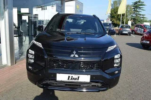 Neu Mitsubishi Outlander P-HEV Top 306 PS (225 kW) 2026 Schwarz SUV