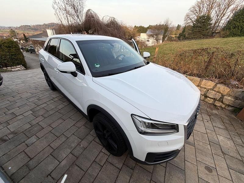 Gebraucht Audi Q2 Basis 116 PS (85 kW) 2018 Weiß SUV