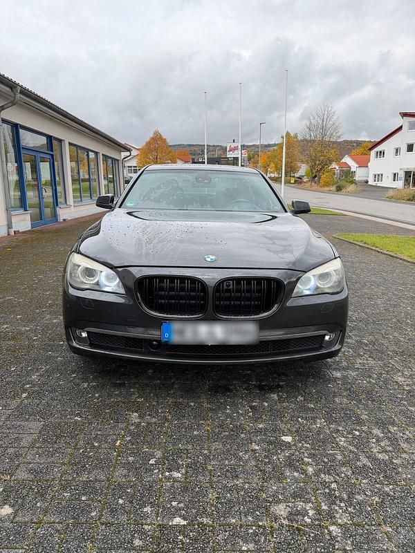 Schwarz Gebraucht 2010 BMW 730 Limousine | 8.800 € (Fairer Preis) - Bild 1/4
