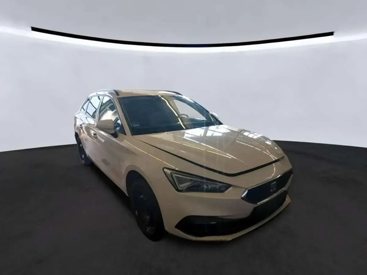 Gebraucht Seat Leon Style 116 PS (85 kW) 2022 White candy Kombi