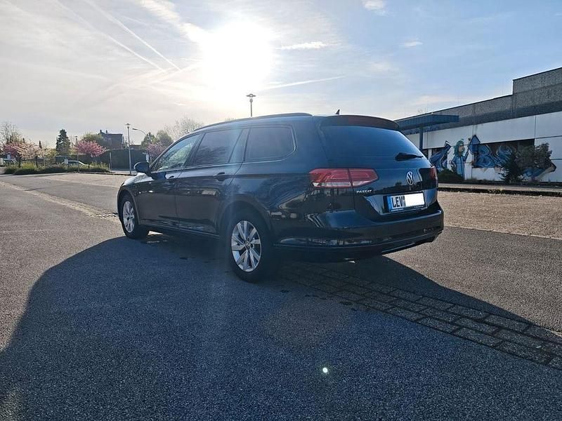 Gebraucht VW Passat 150 PS (110 kW) 2019 Schwarz Kombi