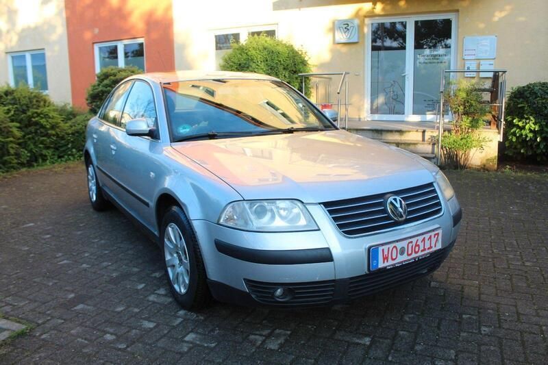Silber Gebraucht 2003 VW Passat Trendline Limousine | 1.950 € (Guter Preis) - Bild 1/4