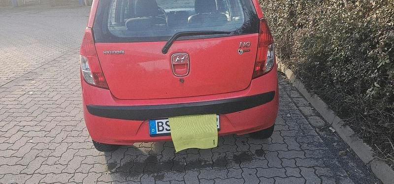 Gebraucht Hyundai i10 67 PS (49 kW) 2010 Rot Kleinwagen