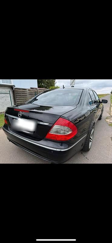 Gebraucht Mercedes E320 Avantgarde 224 PS (164 kW) 2007 Schwarz Limousine