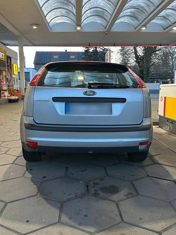 Gebraucht Ford Focus 101 PS (74 kW) 2005 Silber Kleinwagen